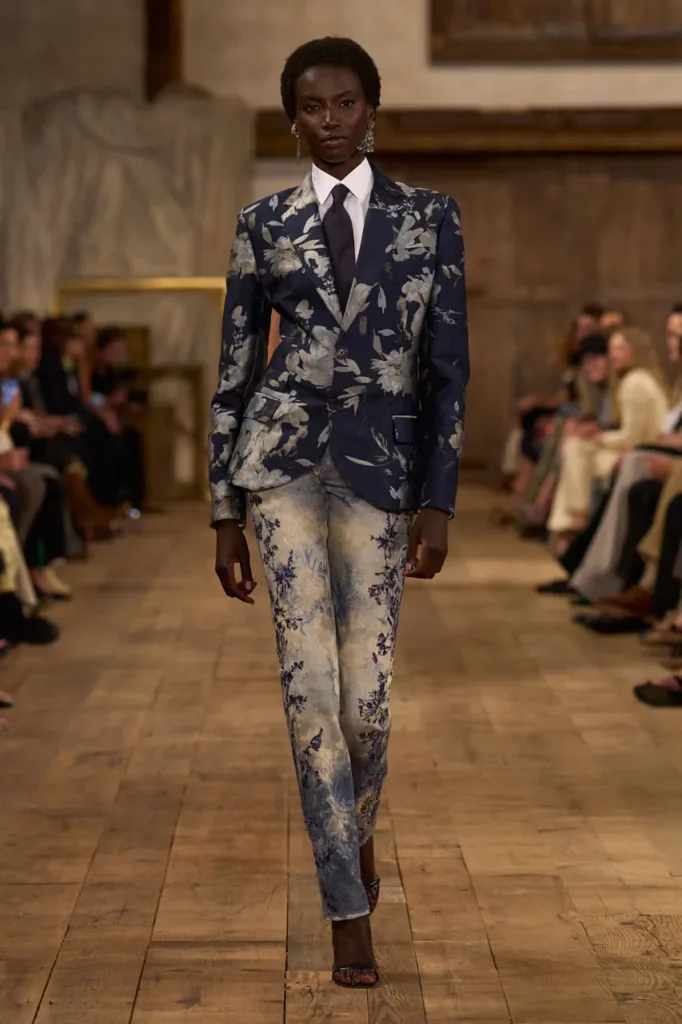 Ralph-lauren-ss24-spring-summer-2024-collection-new-york-fashion-week_08