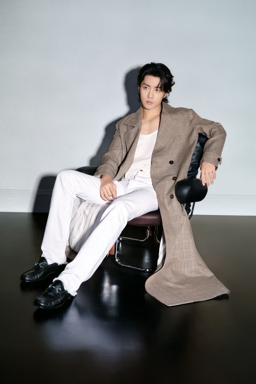 xiao-zhan-gucci-horsebit-1953-loafer-campaign_03