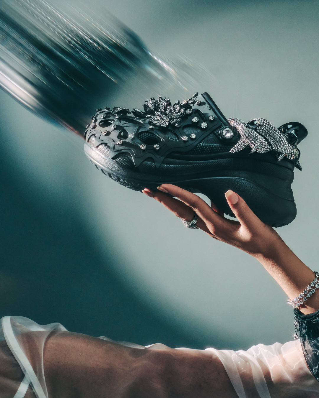 SwarovskiCrocs_01